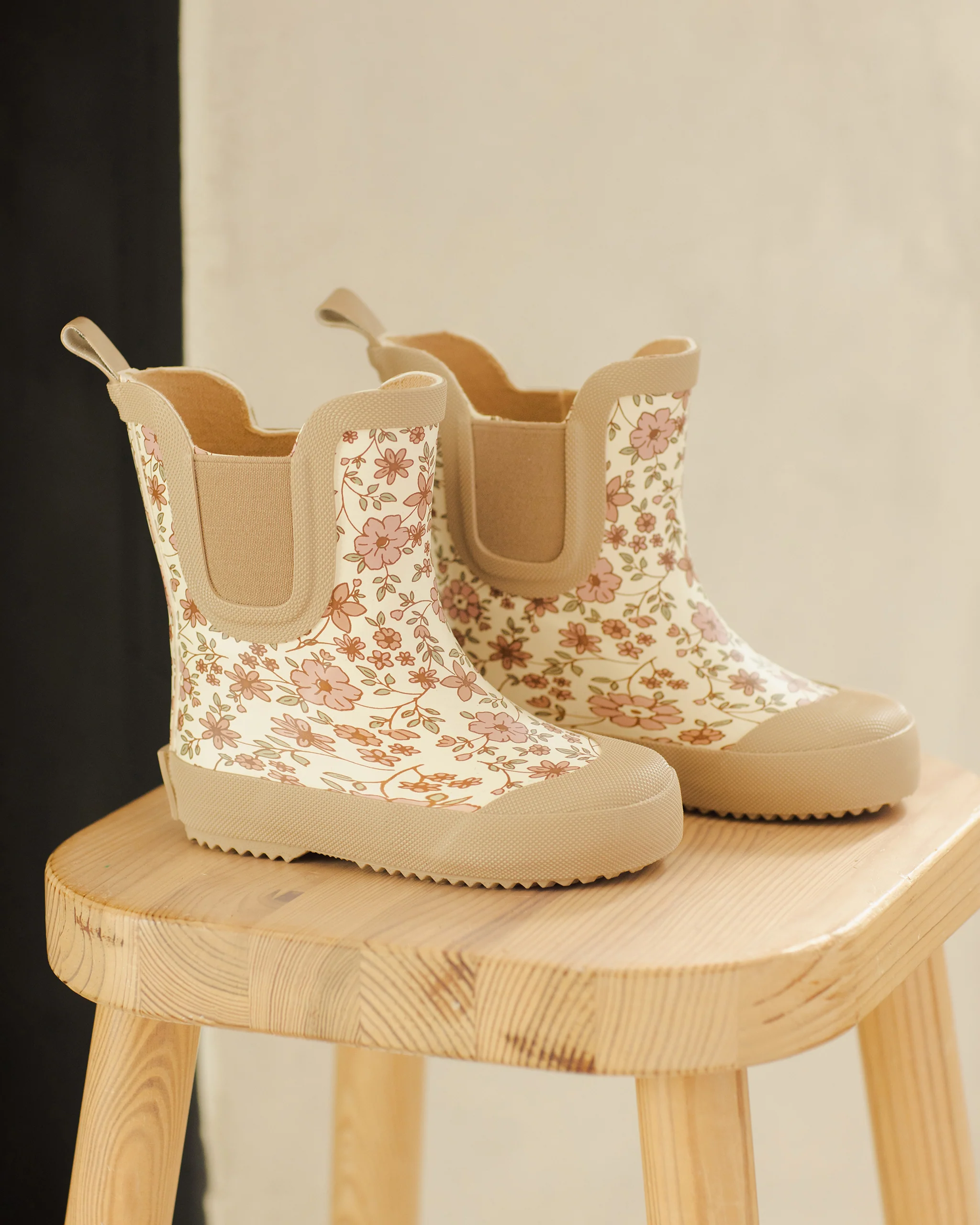 Rain Boots Bloom - Image 4